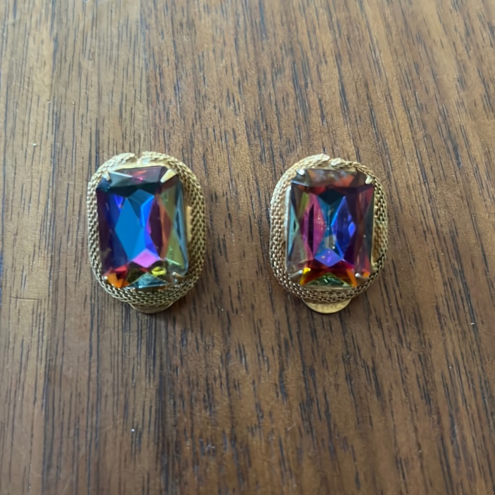 Vintage Womens golden earrings